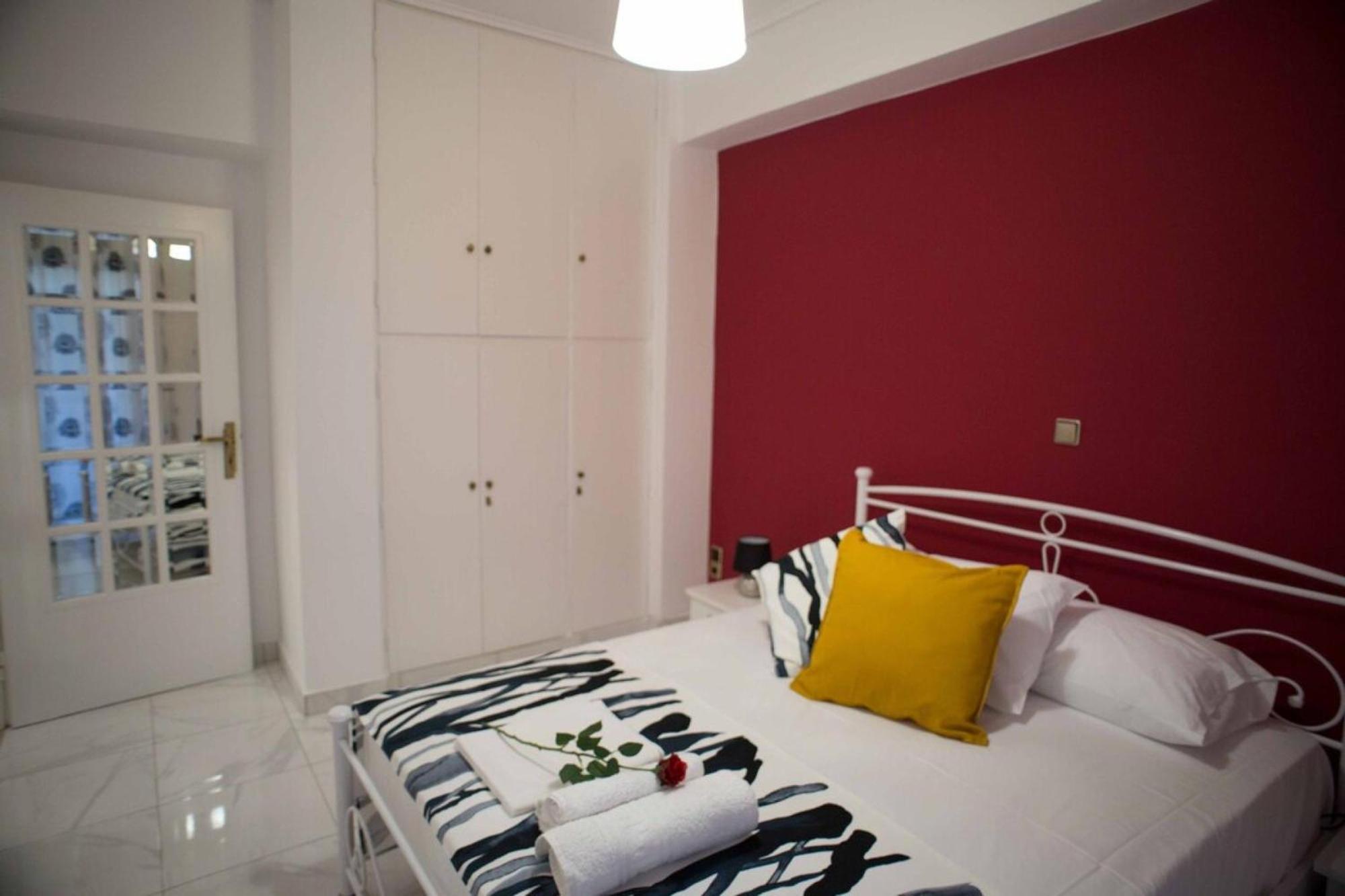 Cozy Apartment With Sea View Next To Marina Zeas Piräus Exterior foto